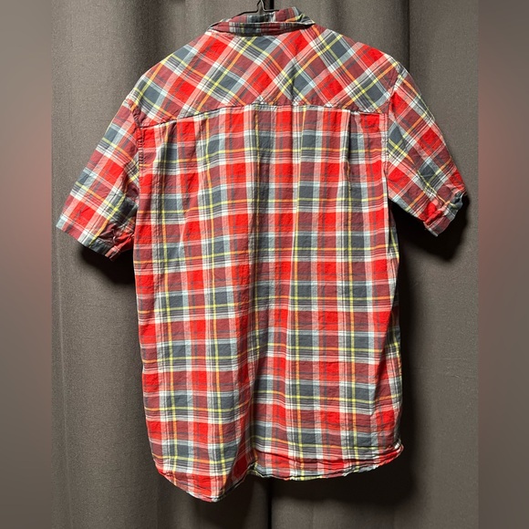 Classic plaid short sleeve button-down shirt by Union Bay - Picture 2 of 4